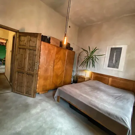 Dom Spokojnej Mlodosci Apartment